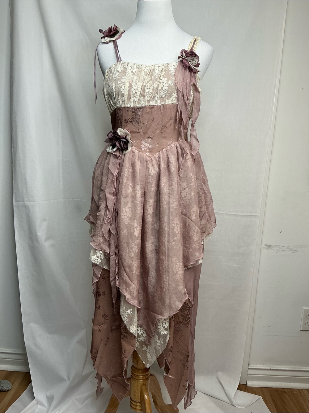 2066 - Romantic Dusty Rose Lace Layered Dress